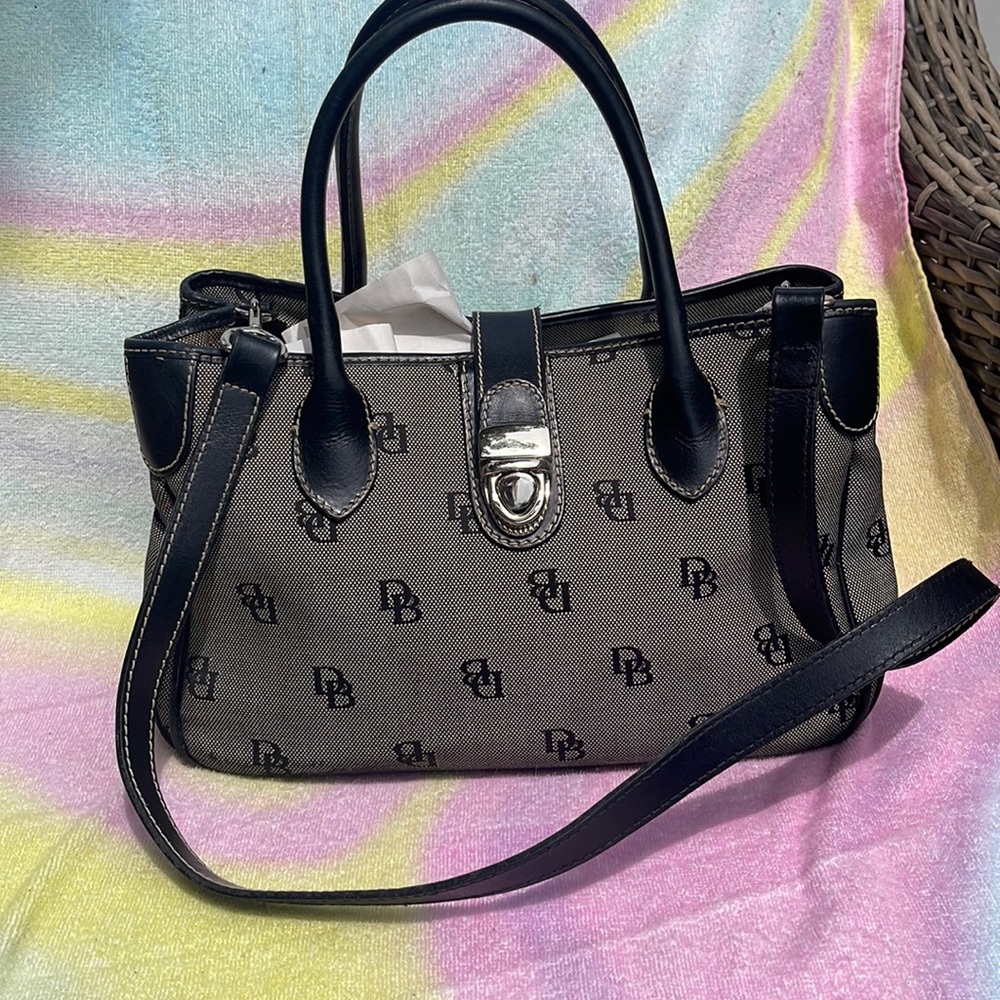 Dooney & Bourke black buckled satchel/crossbody vintage purse